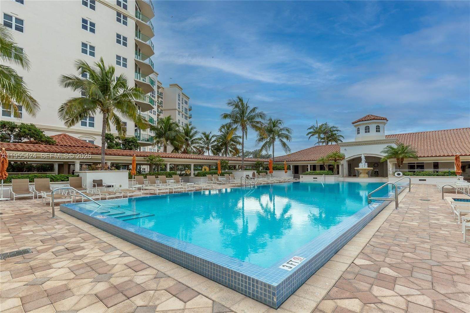 20000 E Country Club Drive 402, Aventura, FL 33180 photo 25