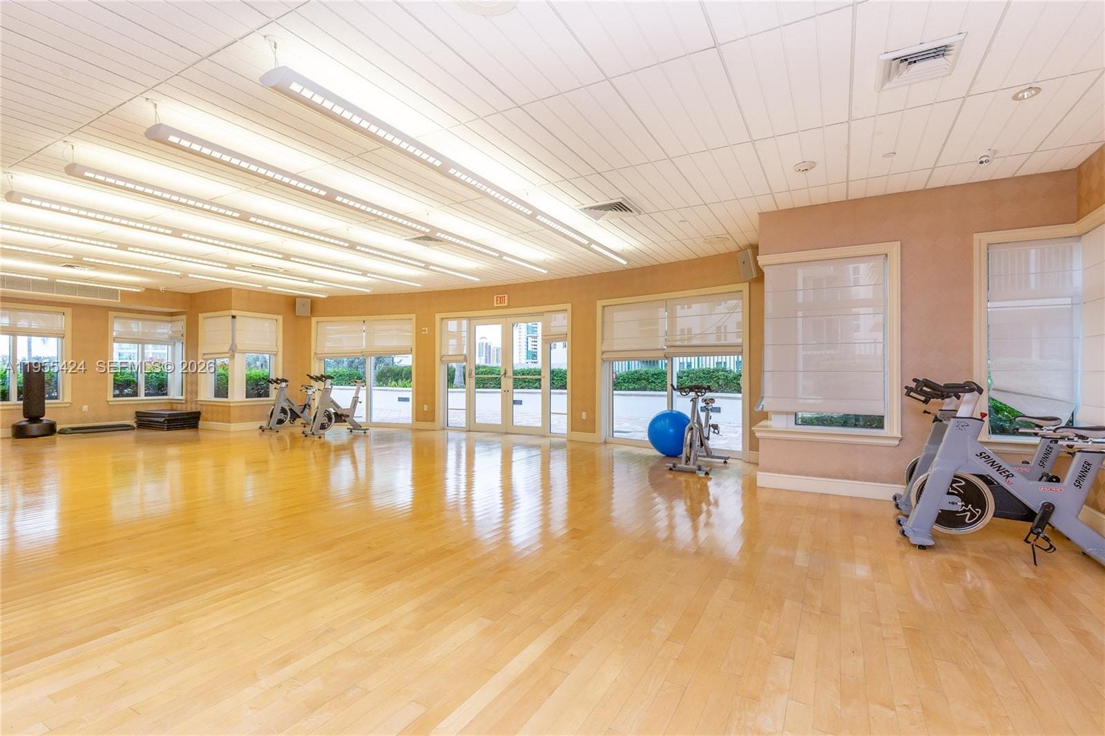 20000 E Country Club Drive 402, Aventura, FL 33180 photo 27