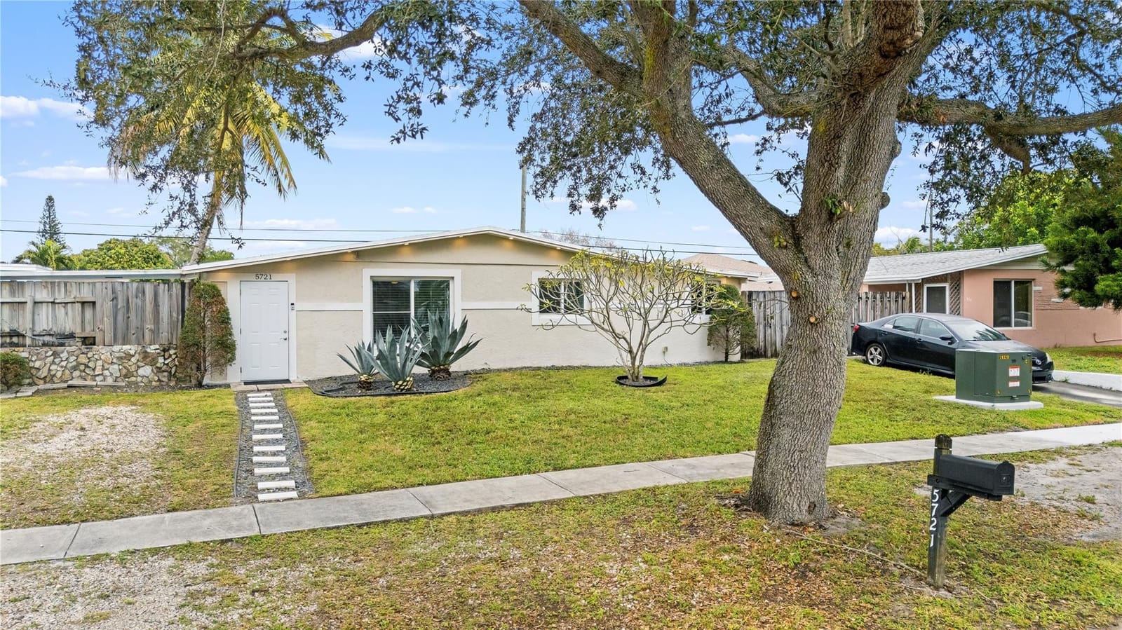5721 SW 38th Court, Davie, FL 33314 photo 2