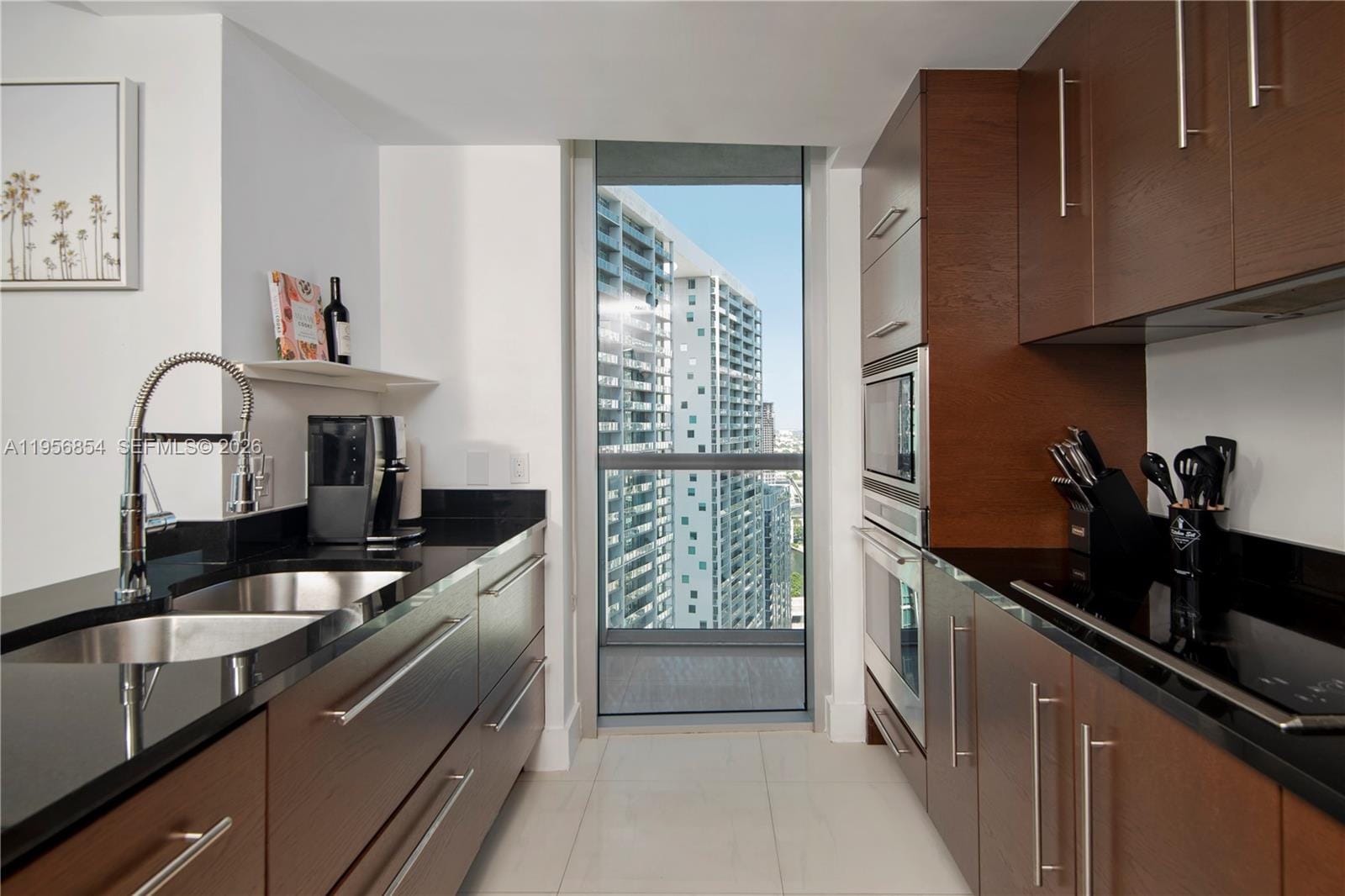 485 Brickell Avenue 3208, Miami, FL 33131 photo 15