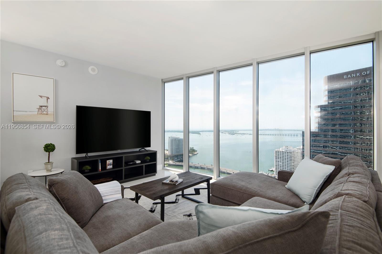 485 Brickell Avenue 3208 — photo 6