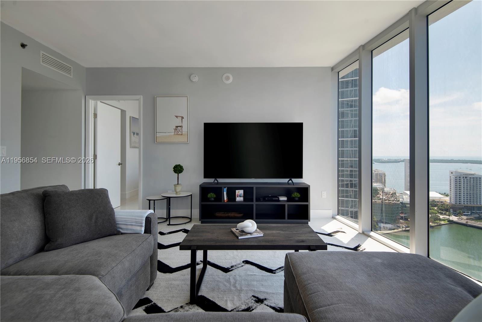 485 Brickell Avenue 3208 — photo 7