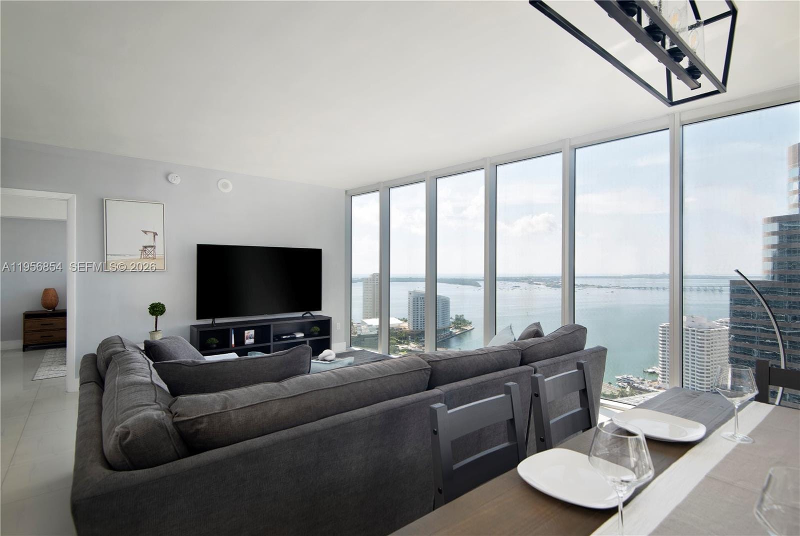485 Brickell Avenue 3208 — photo 8