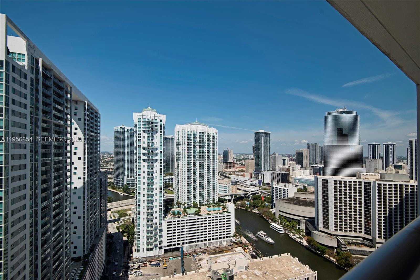 485 Brickell Avenue 3208 — photo 10