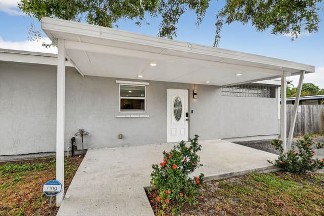419 Cheyenne Drive, Lake Worth, FL 33462