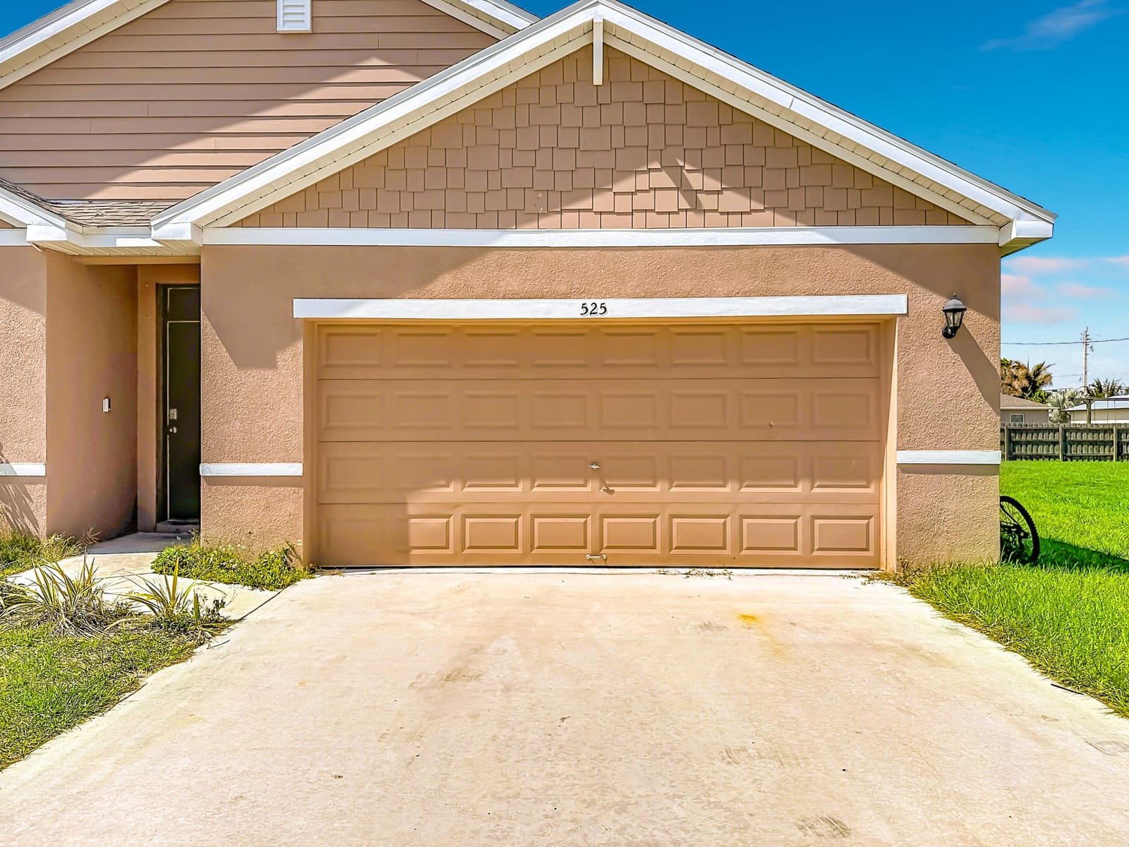 525 SW Twig Avenue — photo 8
