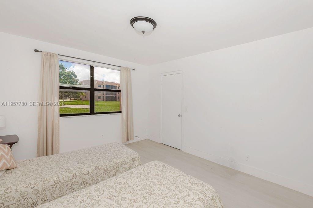 10434 Sunrise Lakes Boulevard 109, Sunrise, FL 33322 photo 12