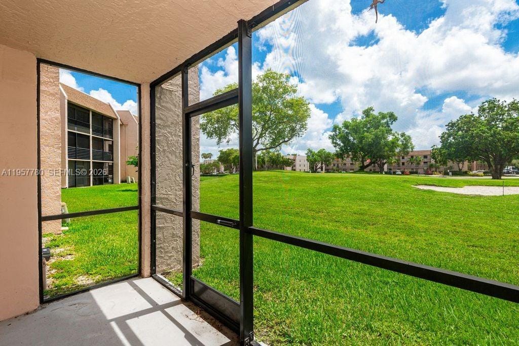 10434 Sunrise Lakes Boulevard 109, Sunrise, FL 33322 photo 20