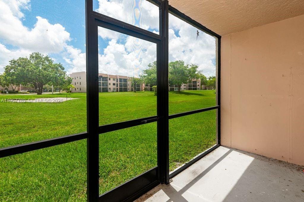 10434 Sunrise Lakes Boulevard 109, Sunrise, FL 33322 photo 21