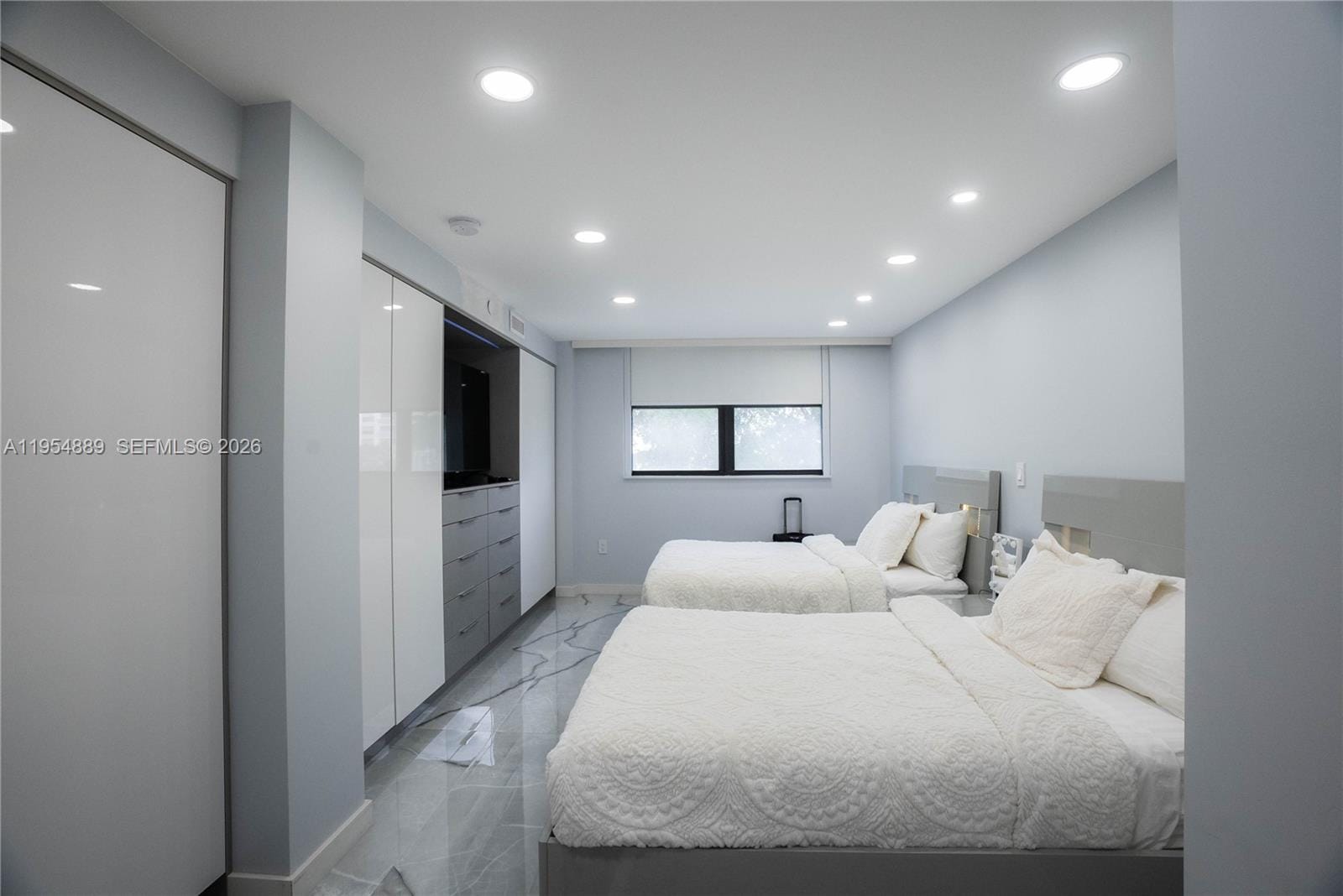 210 174th Street 309, Sunny Isles Beach, FL 33160 photo 13
