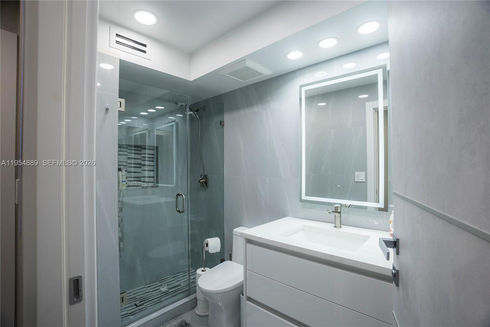 210 174th Street 309, Sunny Isles Beach, FL 33160 photo 17