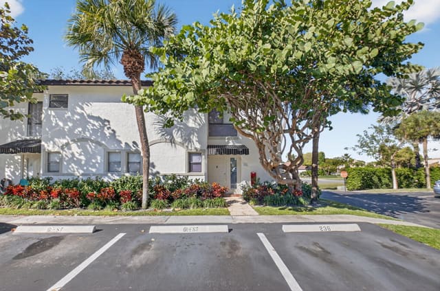 7200 NW 2nd Avenue 162, sold in Sunflower Condo, Boca Raton, FL