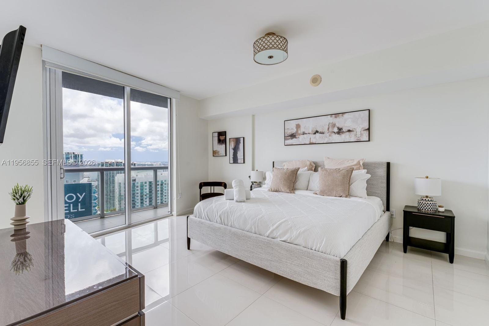 485 Brickell Avenue 4706 — photo 6