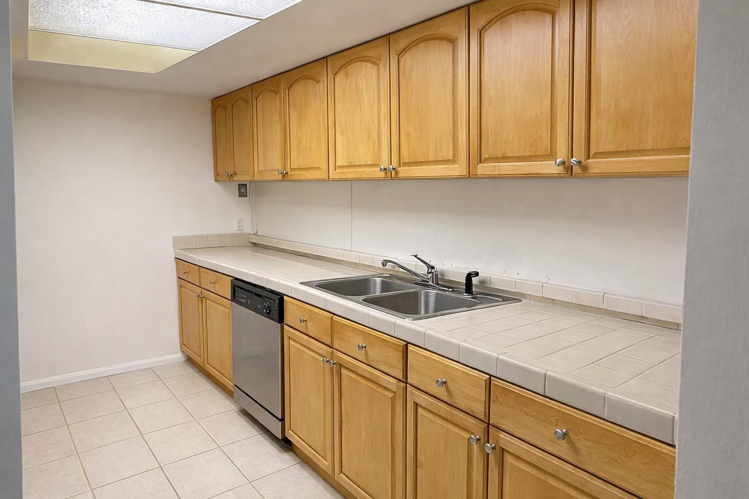 1294 White Pine Drive 1294 — photo 3