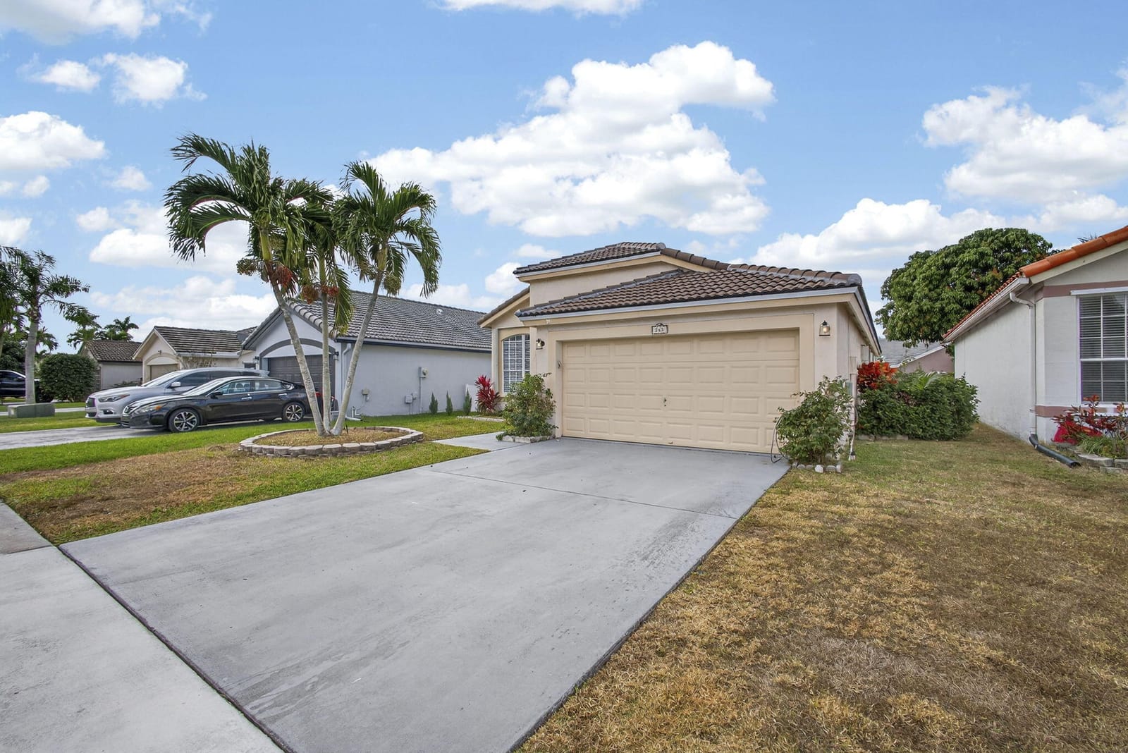765 Lake Wellington Drive — photo 3