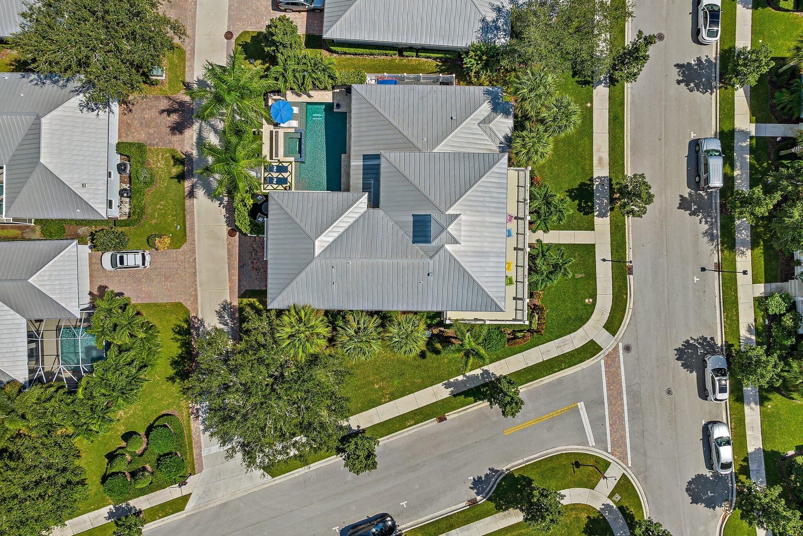 1169 Tropical Drive — photo 2
