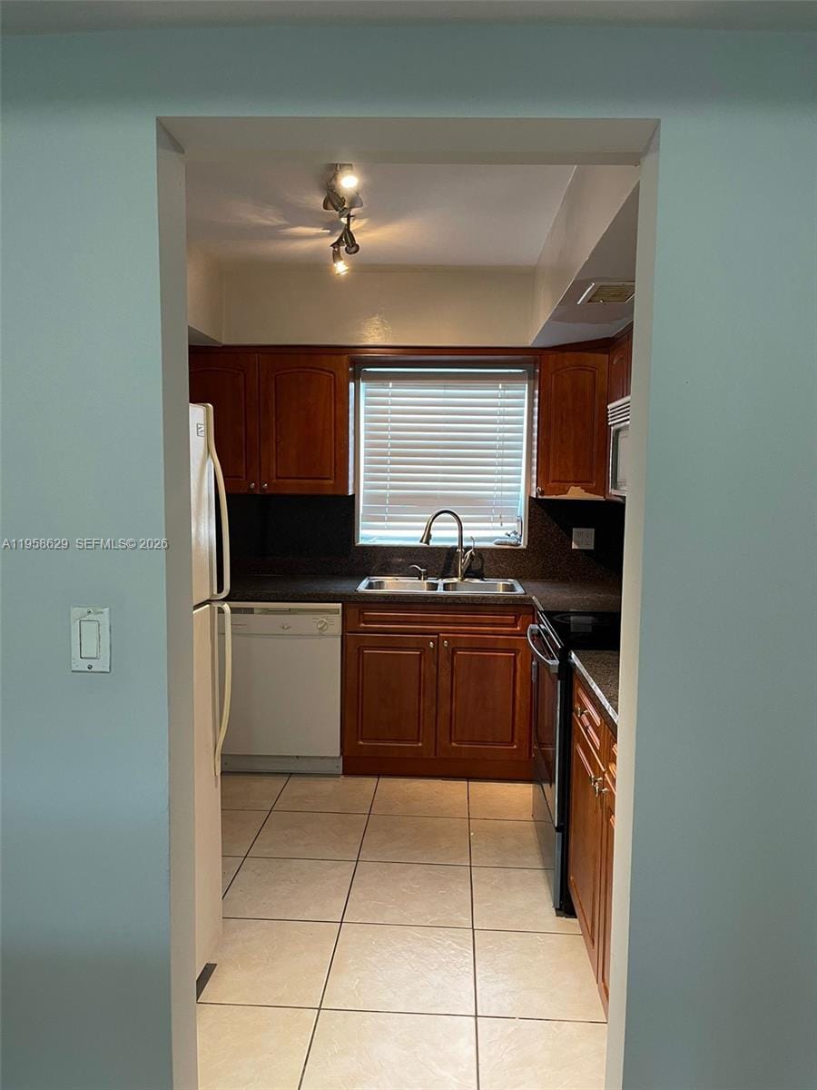 7670 SW 82nd Street H113 — photo 3