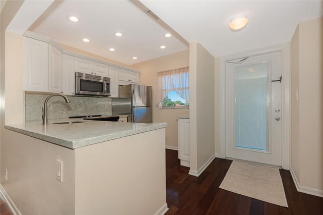 608 SW Natura Boulevard 309, sold in Natura Condo No 1, Deerfield Beach, FL