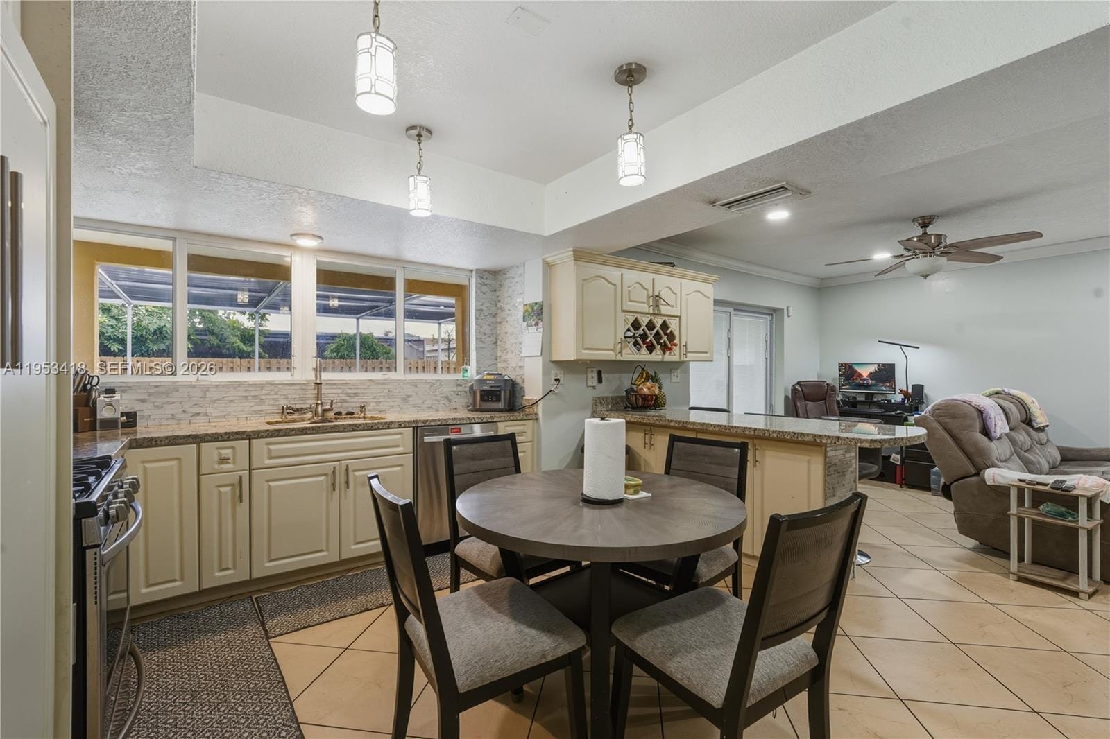 7630 Embassy Boulevard, Miramar, FL 33023 photo 10