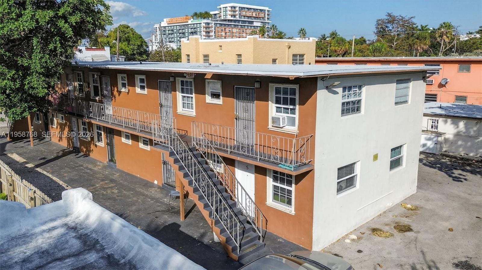 1736 NW 19th Street — photo 3