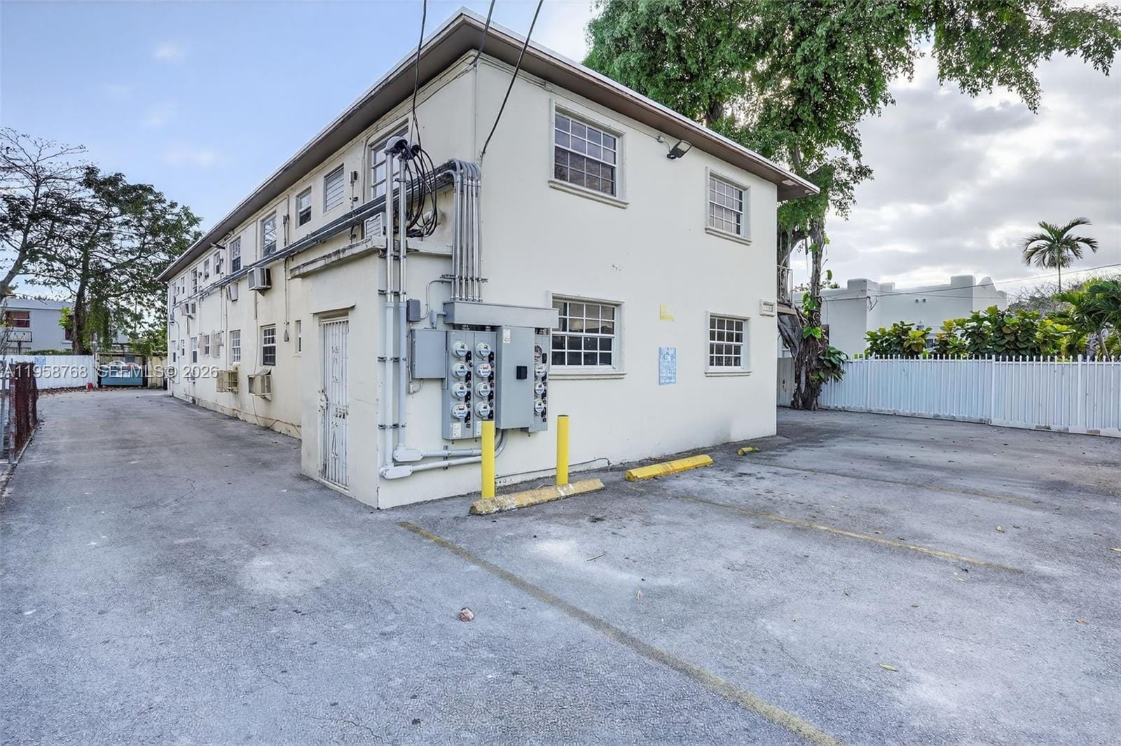 1736 NW 19th Street — photo 9