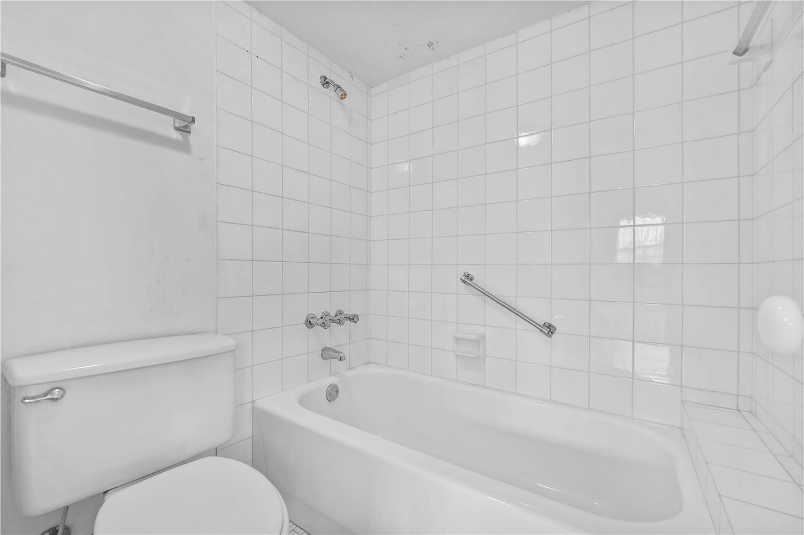 901 Colony Point Circle 123, Pembroke Pines, FL 33026 photo 22