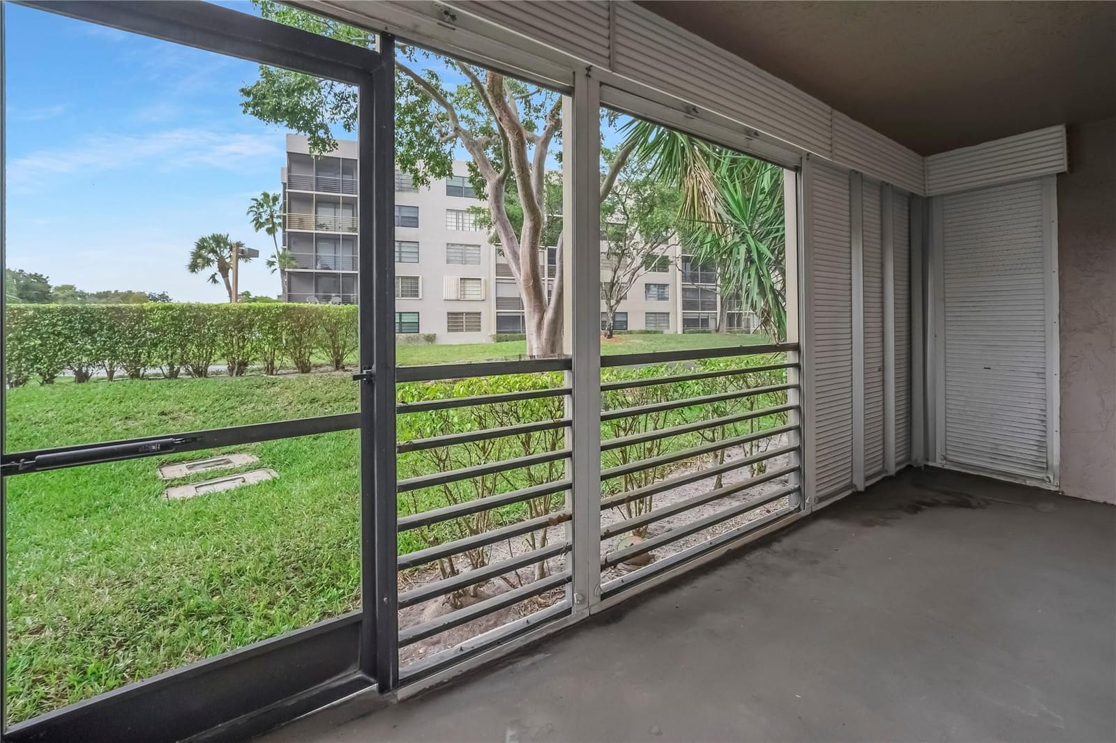 901 Colony Point Circle 123, Pembroke Pines, FL 33026 photo 24