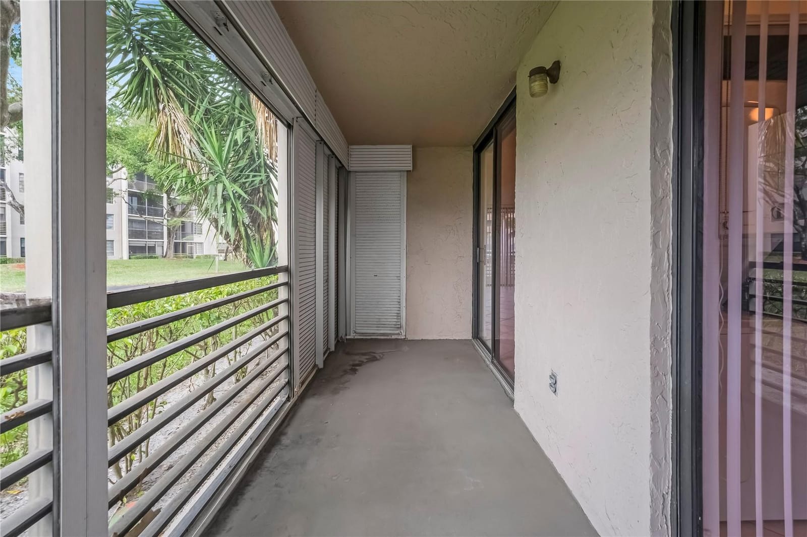 901 Colony Point Circle 123, Pembroke Pines, FL 33026 photo 25