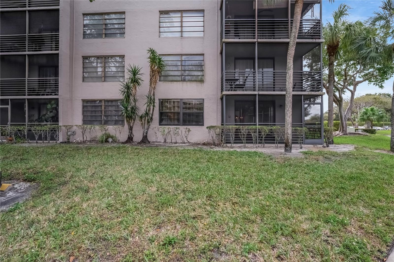 901 Colony Point Circle 123, Pembroke Pines, FL 33026 photo 26