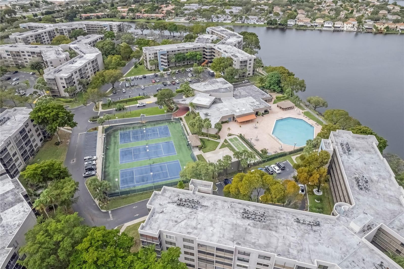 901 Colony Point Circle 123, Pembroke Pines, FL 33026 photo 27