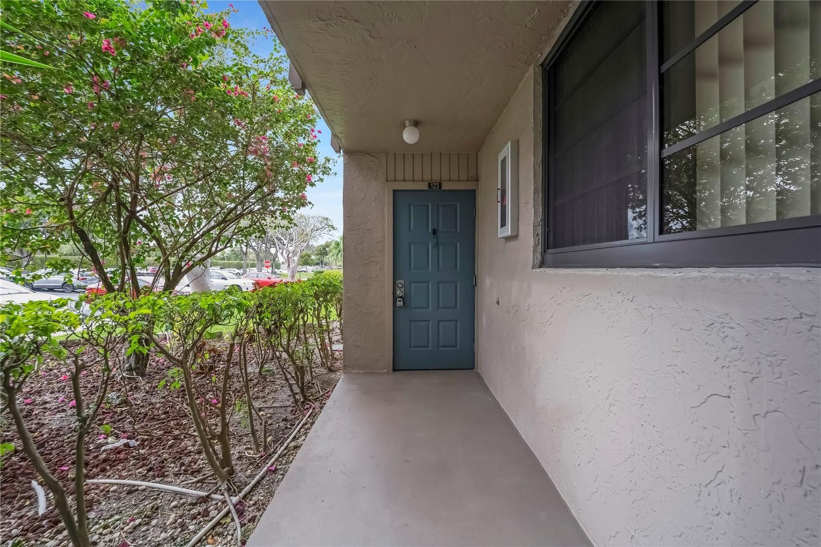 901 Colony Point Circle 123, Pembroke Pines, FL 33026 photo 5