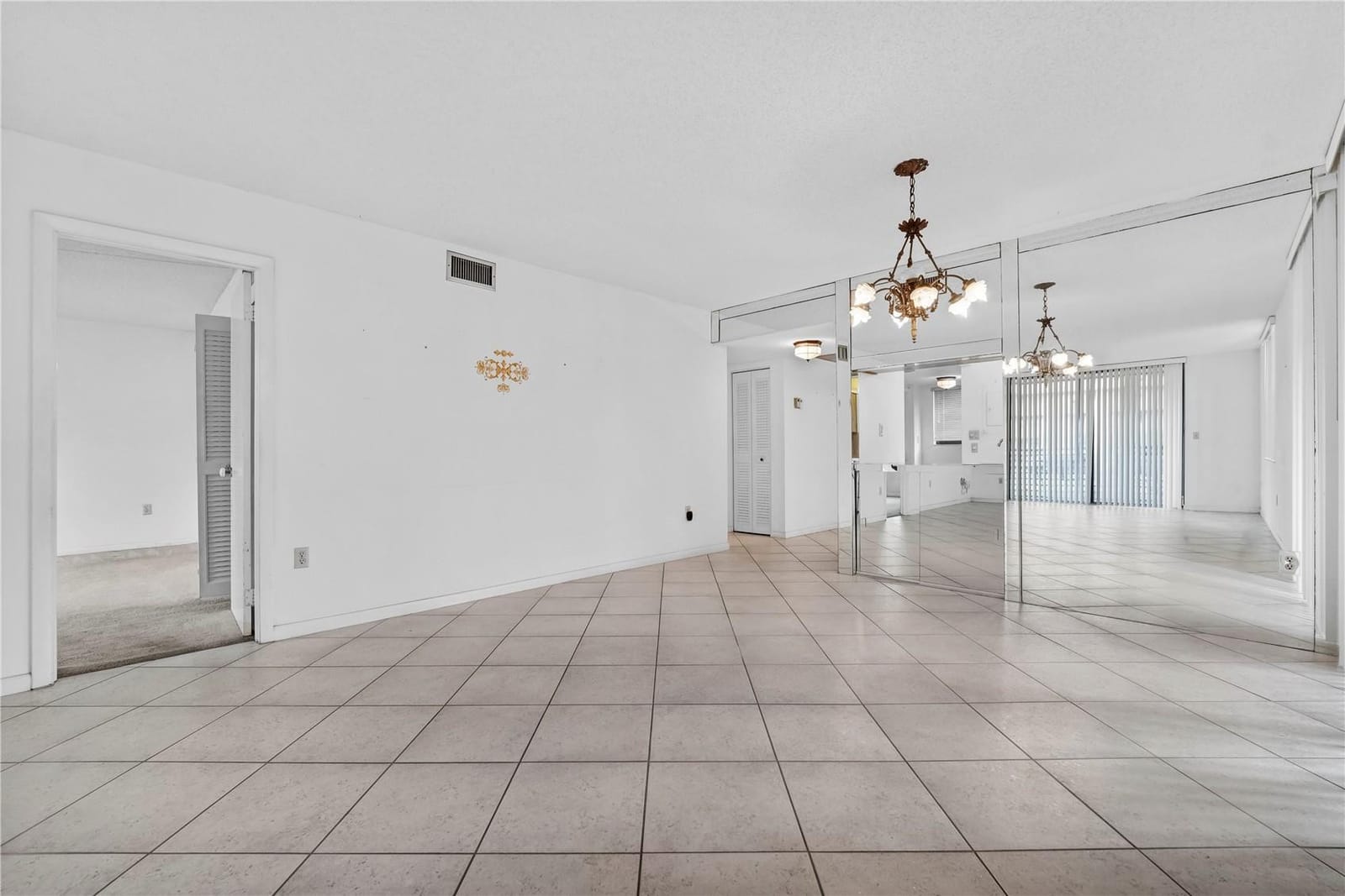 901 Colony Point Circle 123, Pembroke Pines, FL 33026 photo 7