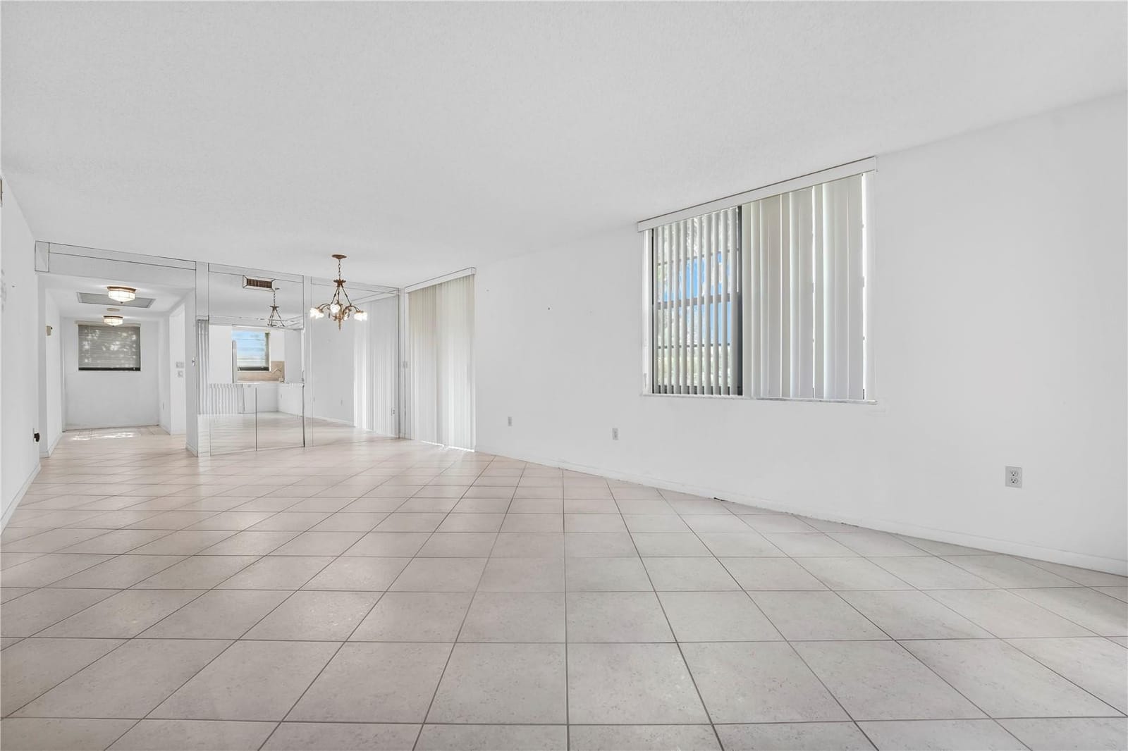 901 Colony Point Circle 123, Pembroke Pines, FL 33026 photo 9