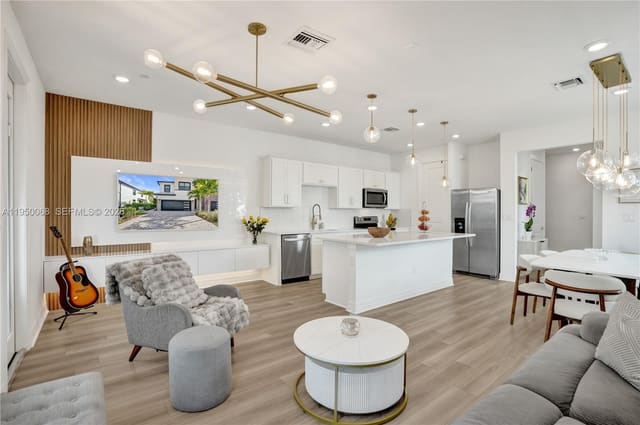 8360 NW 7th Place, sold in American Express, Plantation, FL