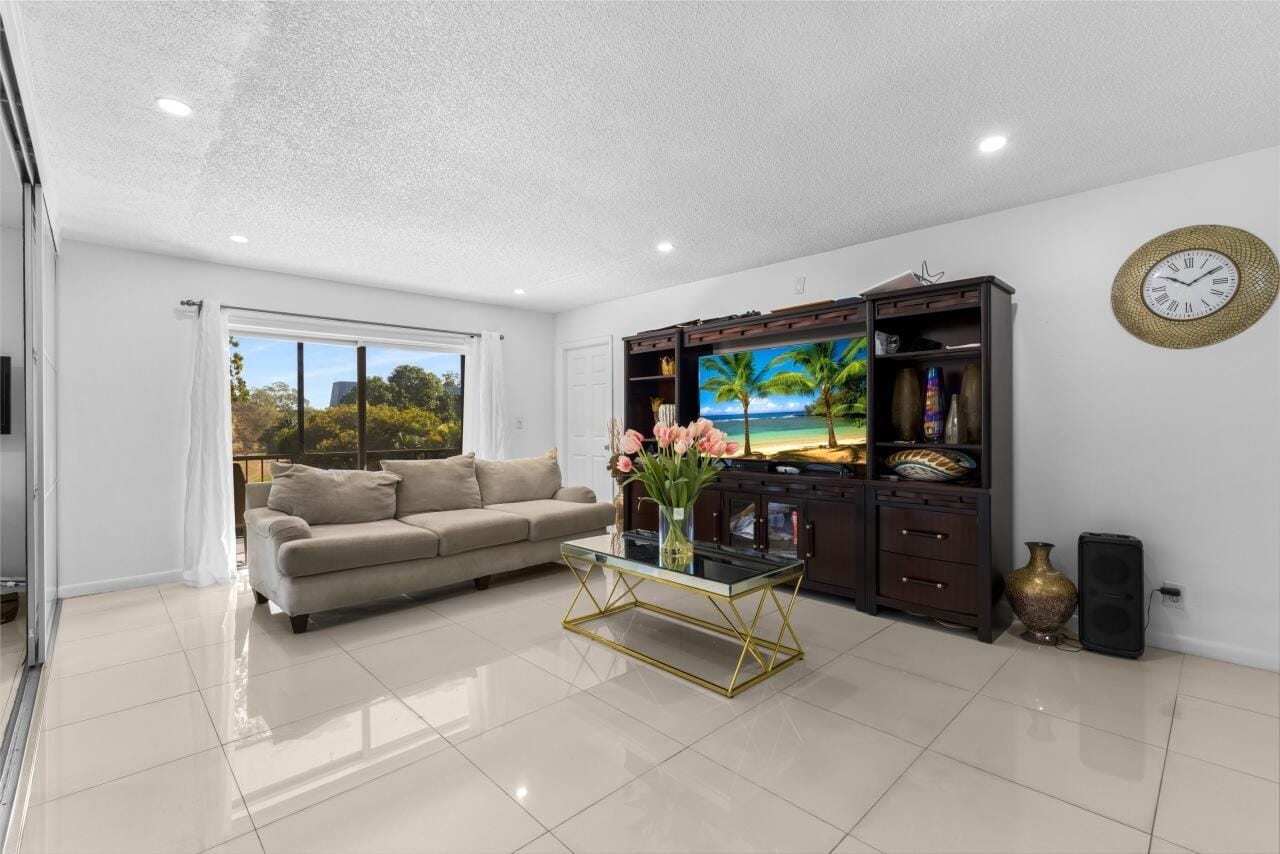 6301 N Falls Cir Drive 307 — photo 11