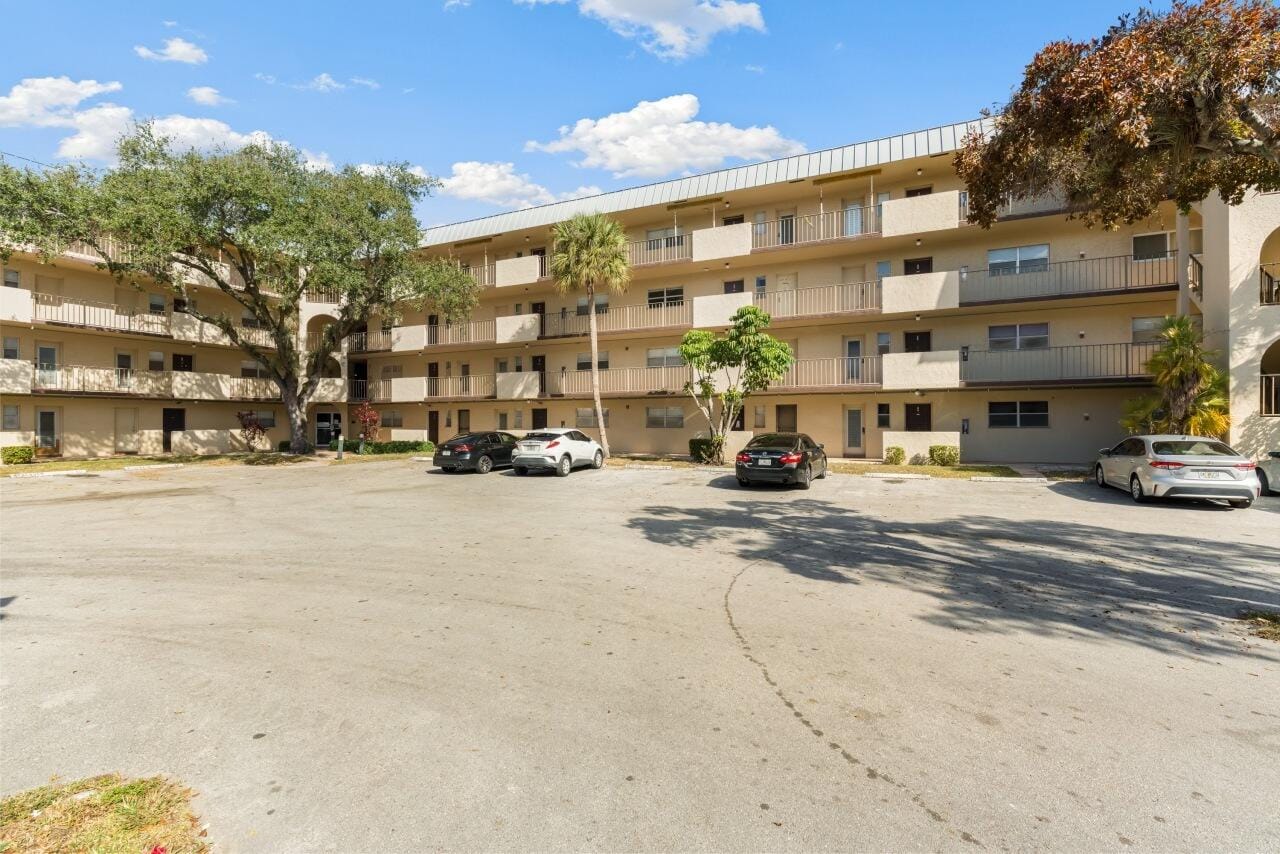6301 N Falls Cir Drive 307 — photo 4
