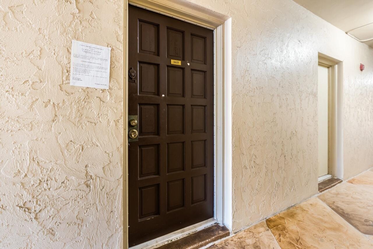 6301 N Falls Cir Drive 307 — photo 6