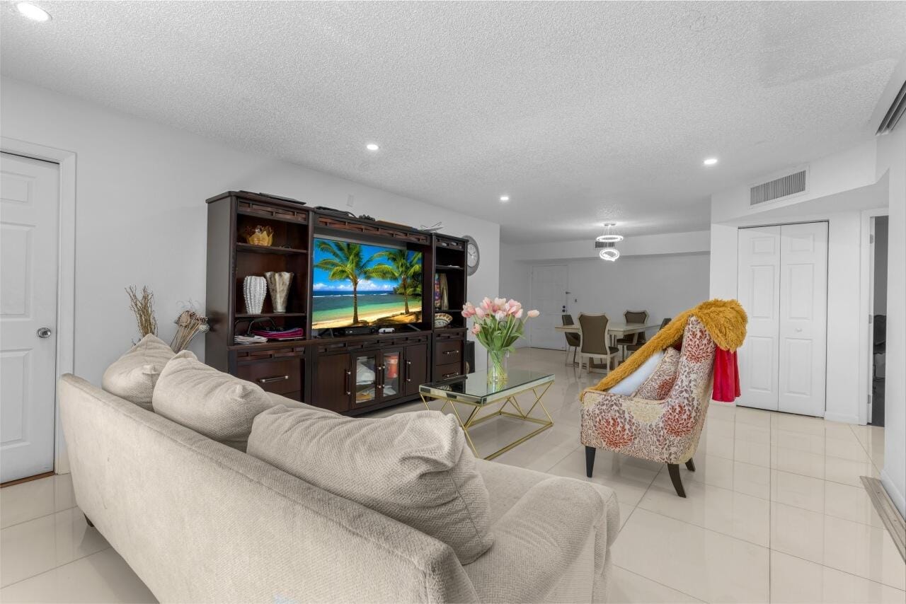 6301 N Falls Cir Drive 307 — photo 8