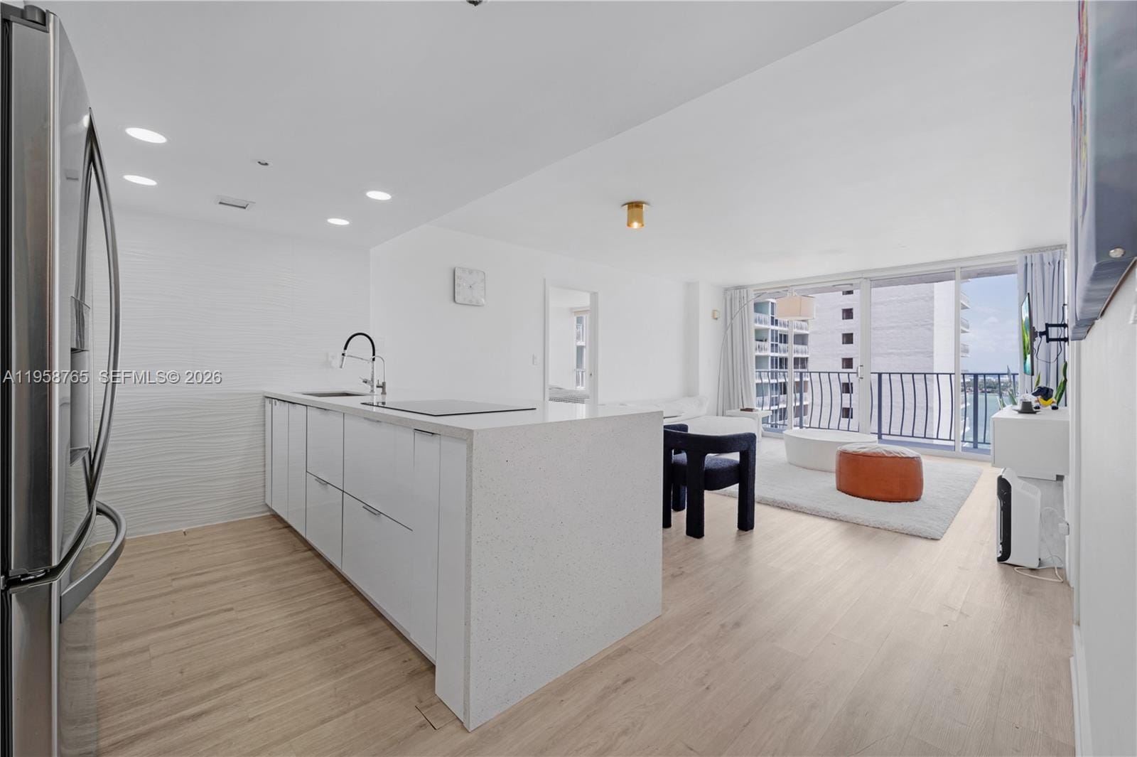 7601 E Treasure Drive 2209 — photo 4