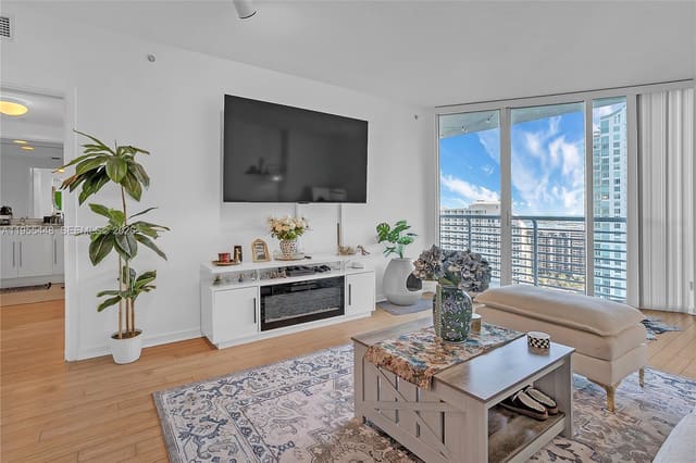325 S Biscayne Boulevard 3117, sold in One Miami West Condo, Miami, FL
