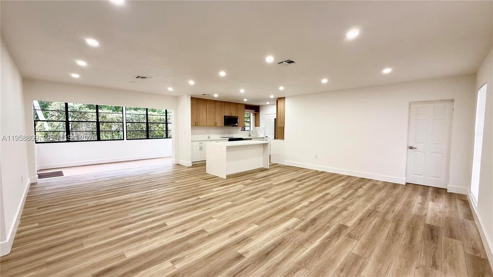 19732 NE 12th Place — photo 7