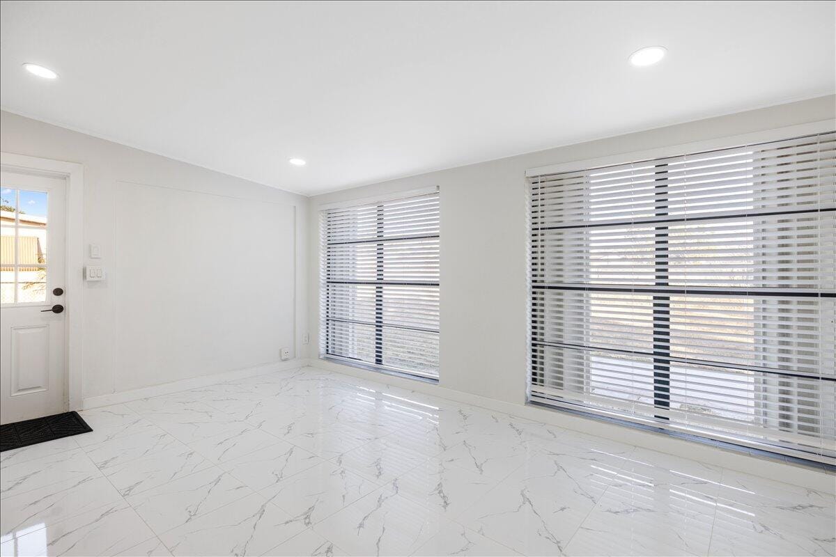 161 SE Celestia Court — photo 5