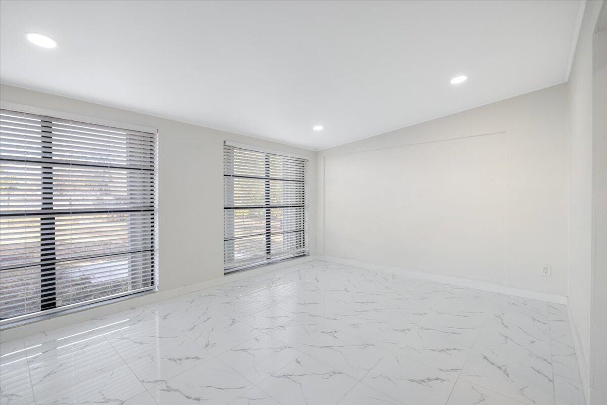 161 SE Celestia Court — photo 7