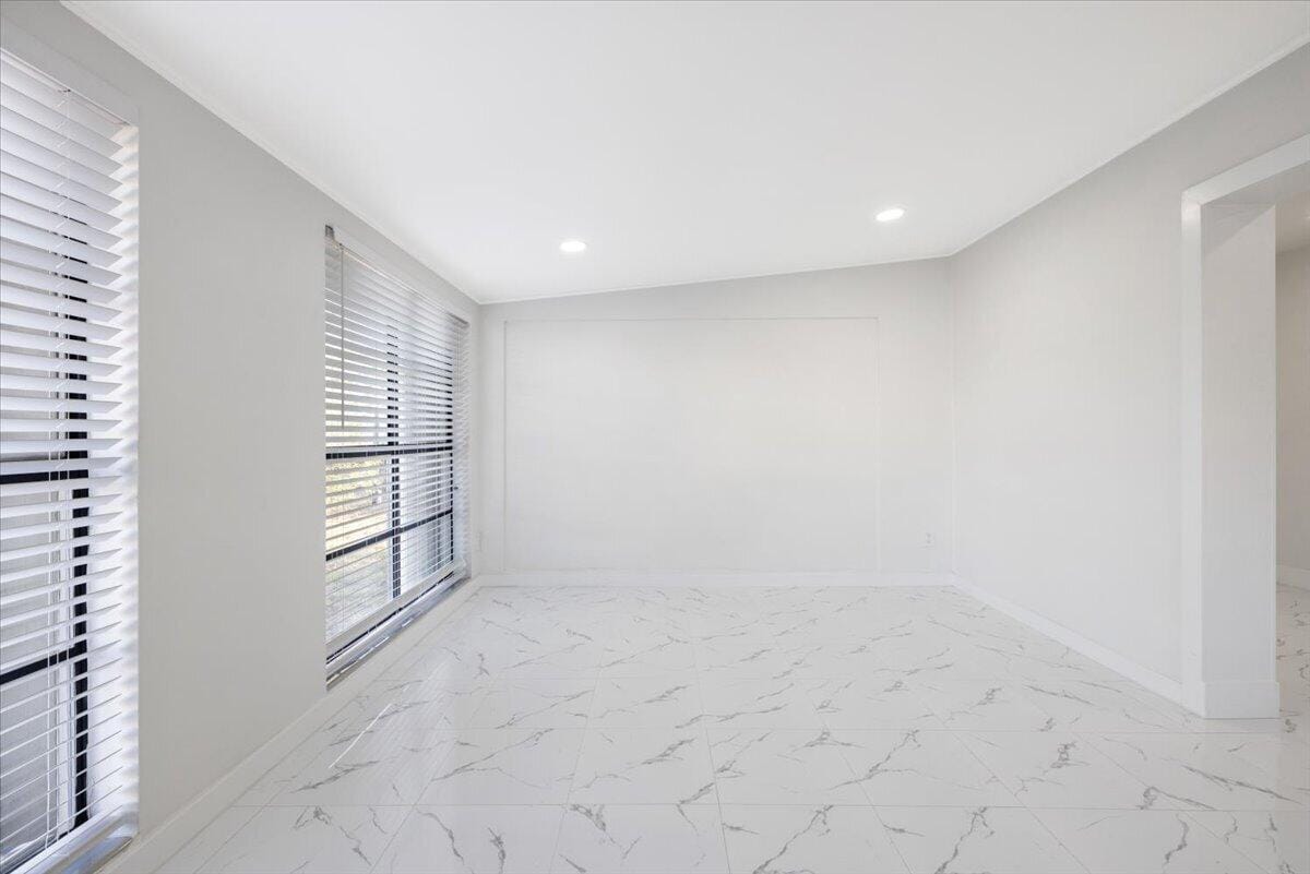 161 SE Celestia Court — photo 8
