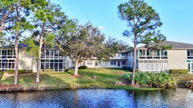 31 Lake Vista Trail 104, Port St. Lucie, FL 34952