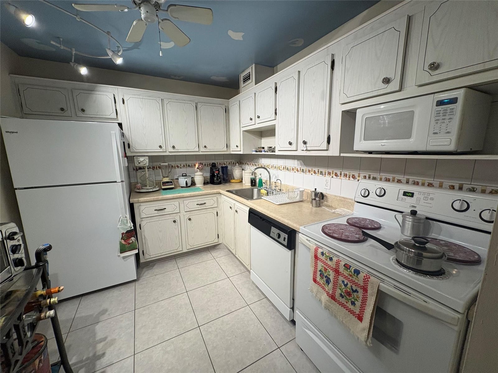 8140 SW 24th Street 204 — photo 3