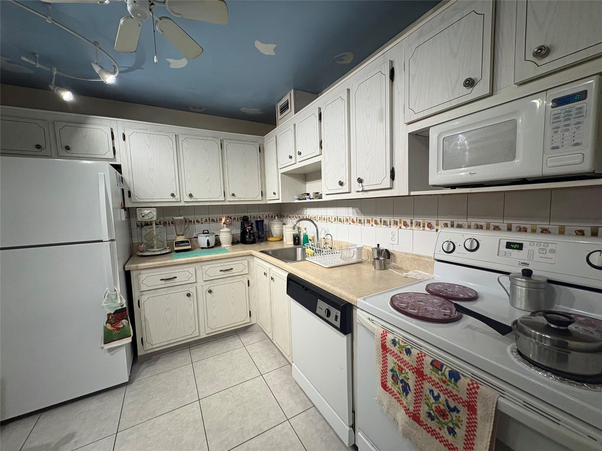 8140 SW 24th Street 204, North Lauderdale, FL 33068, North Lauderdale