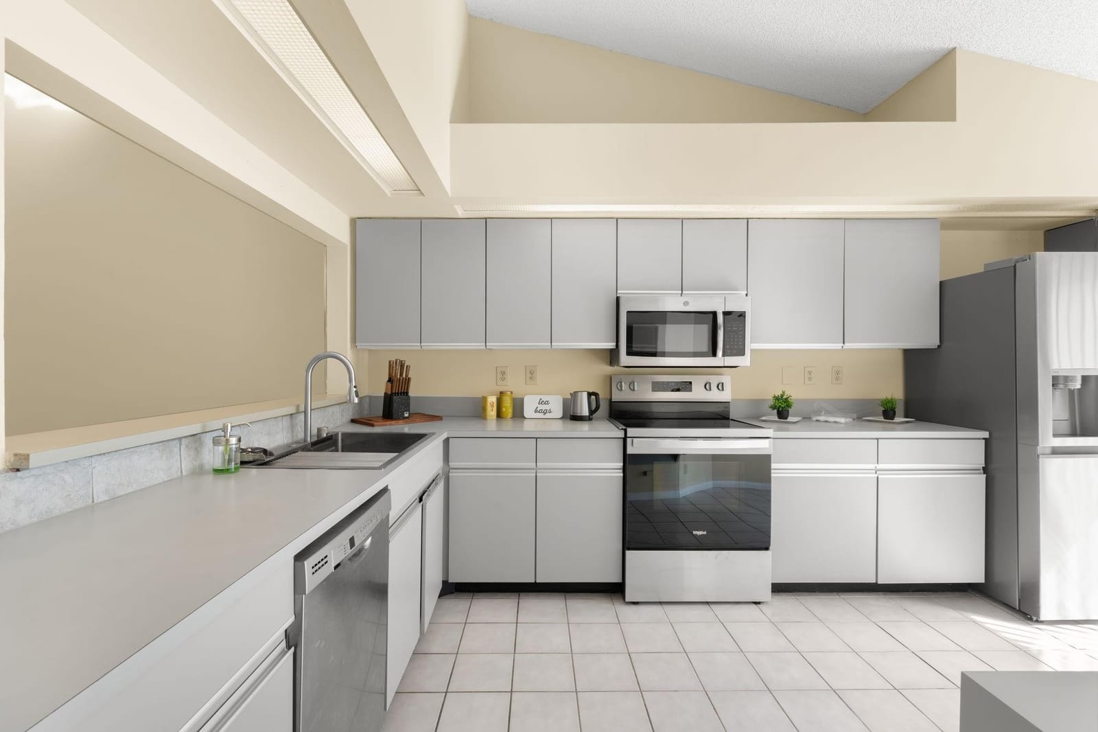 8371 Waterford Circle 8371, Tamarac, FL 33321 photo 19