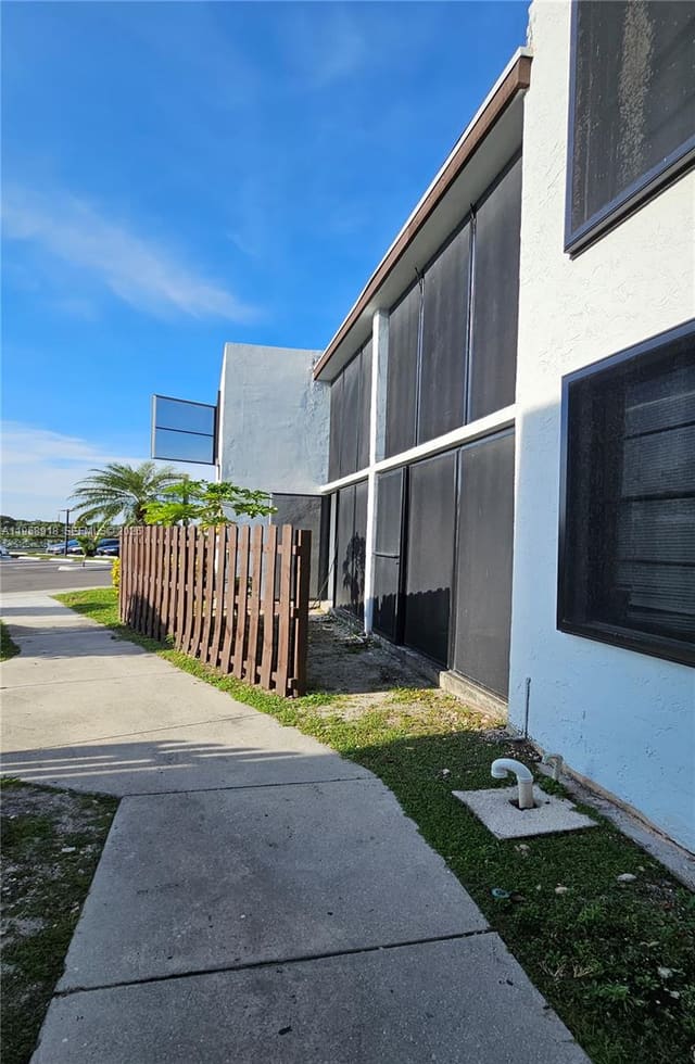211 Lake Pointe Drive 102, Oakland Park, FL 33309