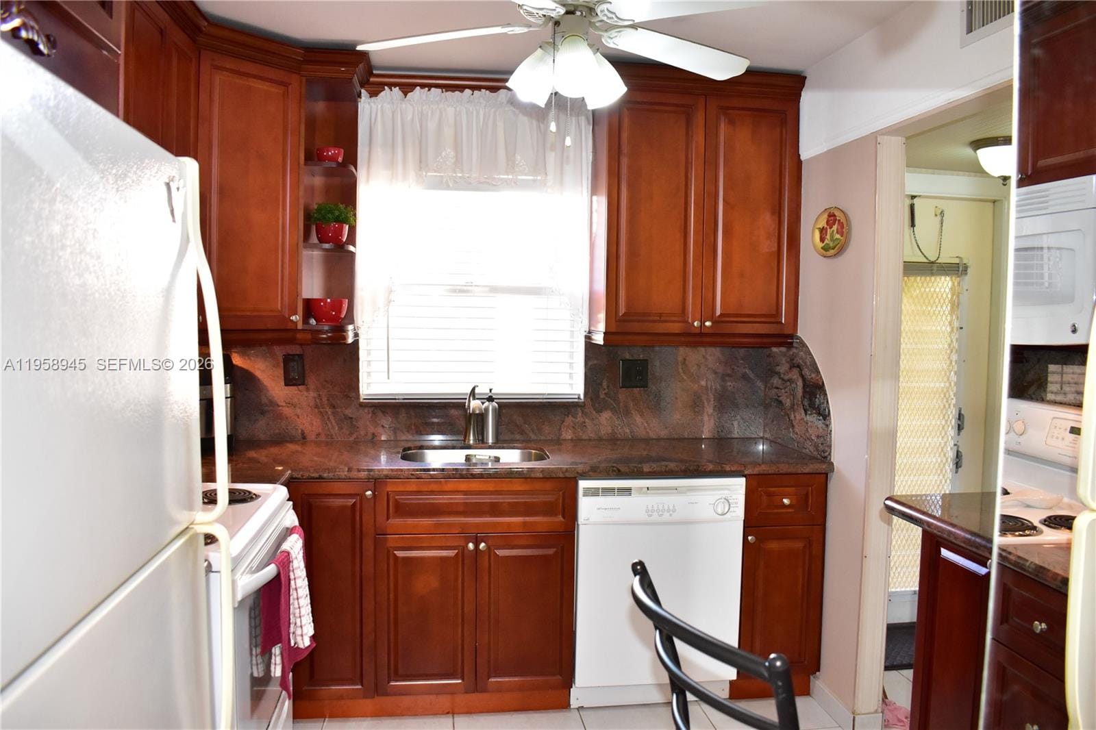 9801 Sunrise Lakes Boulevard 301 — photo 11